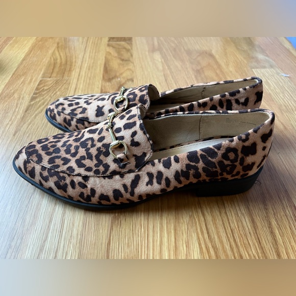 NWOT leopard print loafers size 9 - Picture 4 of 4